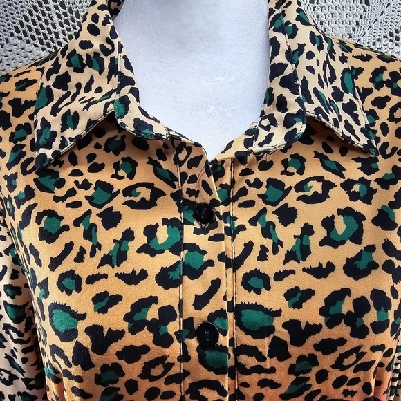 Reborn size Large mid length flowy leapord print, button front dress - Picture 4 of 14